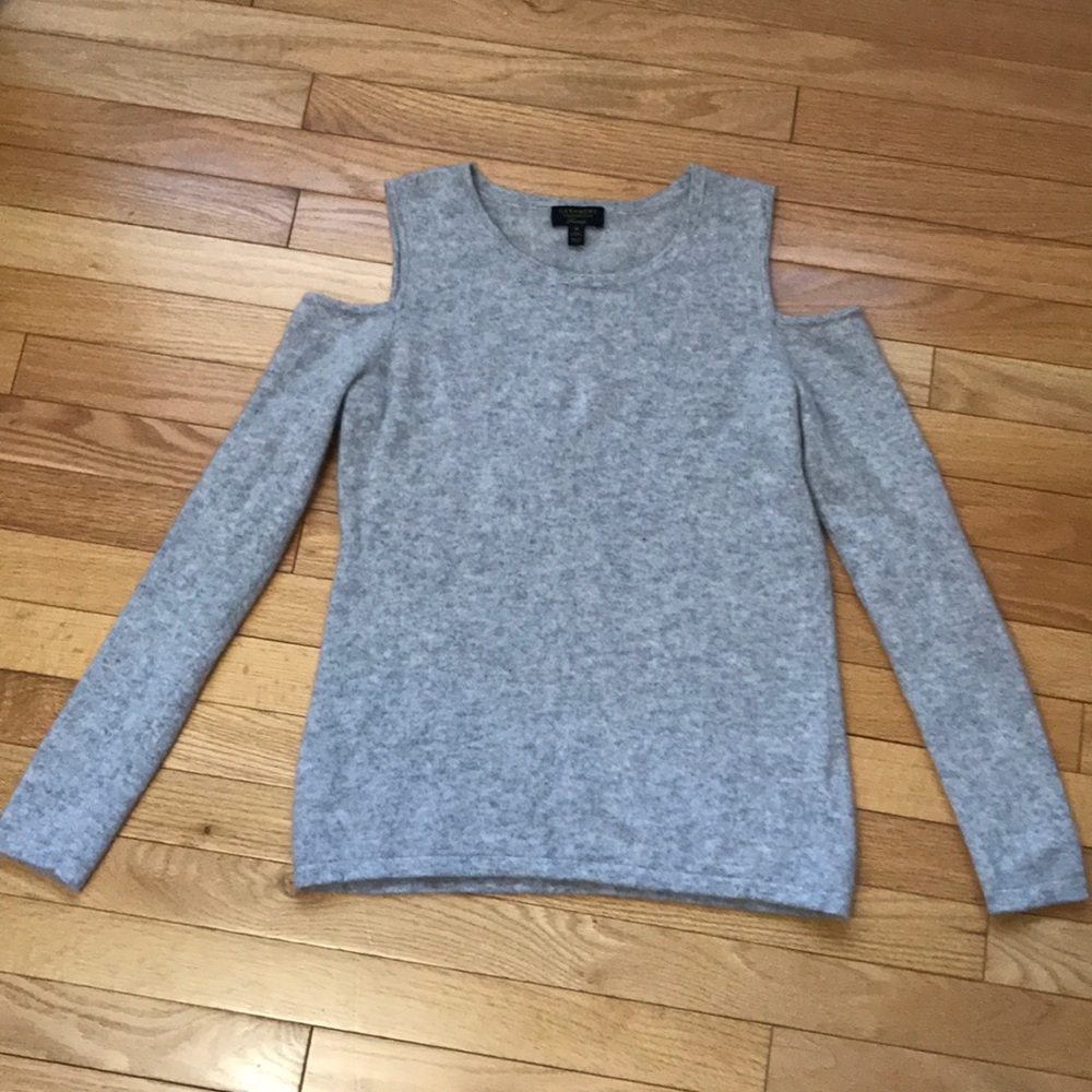 Cashmere cold shoulder sweater